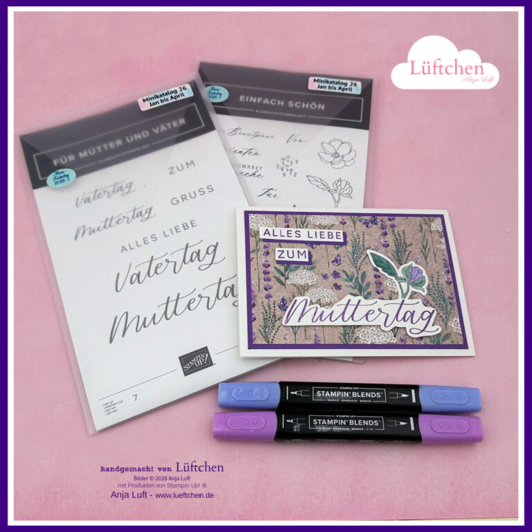 Bastelmaterial mit zwei Stempelsets, einer fertigen Muttertagskarte mit Blumenmuster und zwei lila Markern auf rosa Hintergrund - entdecke diese Lieblingsstücke im Ausverkauf!.