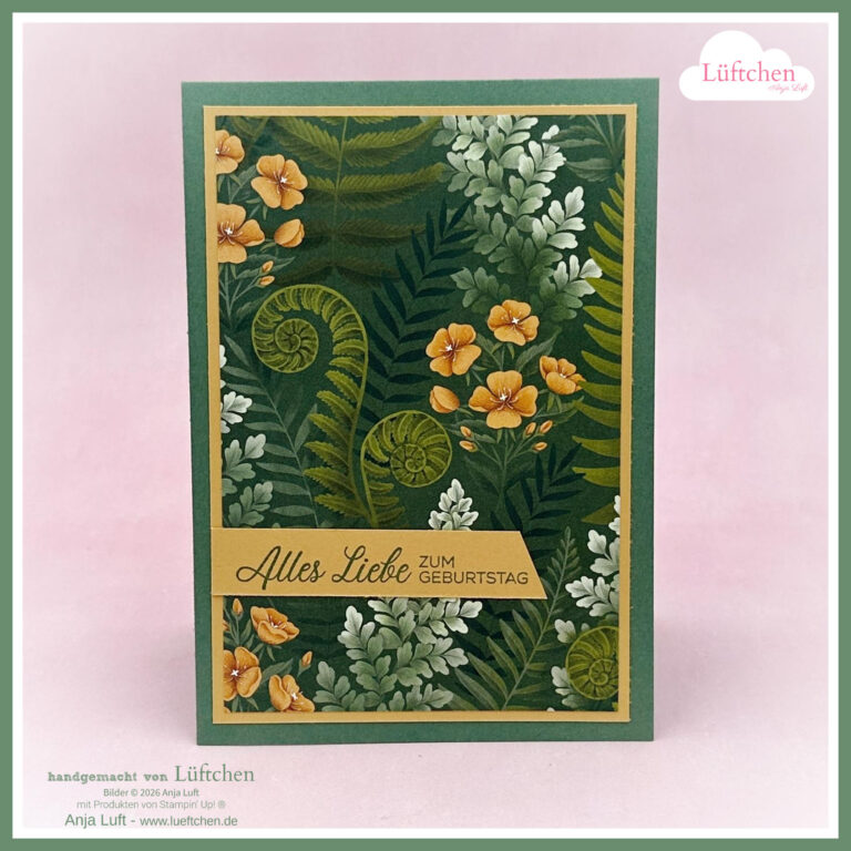 Eine handgefertigte Geburtstagskarte mit grünem Farn und gelben Blumen, inspiriert von der Neuen InColors - Farbchallenge, mit dem deutschen Text "Alles Liebe zum Geburtstag" auf einem gelben Banner.
